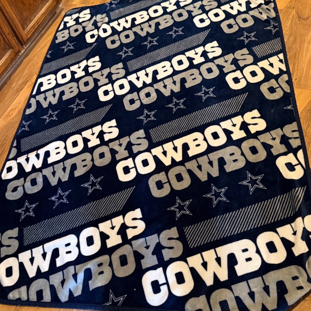 Blue Cowboys Fleece Blanket - Picture 4 of 5